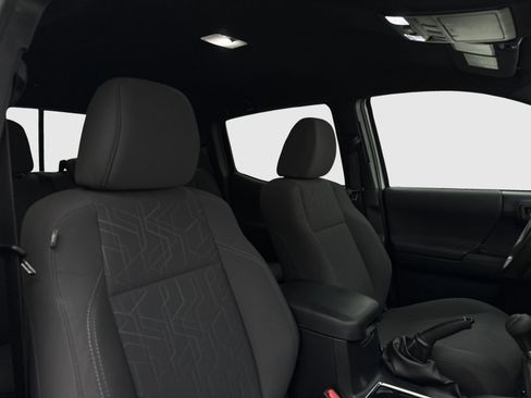 Used 2018 Toyota Tacoma TRD Off-Road image 43