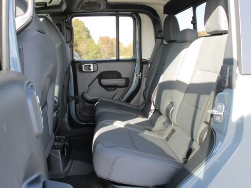 New 2026 Jeep Gladiator Sport AWD/4WD image 22
