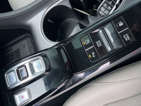 Used 2020 Hyundai Sonata Limited image 16