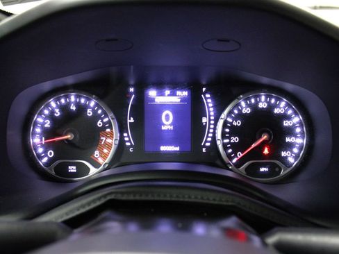 Used 2020 Jeep Renegade Latitude w/ Cold Weather Group image 11