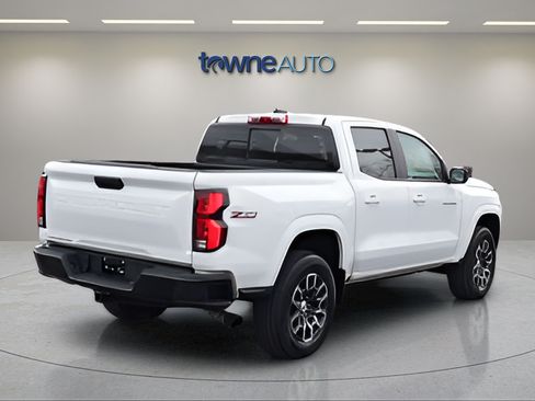 Used 2023 Chevrolet Colorado Z71 w/ Z71 Convenience Package 2 AWD/4WD image 5