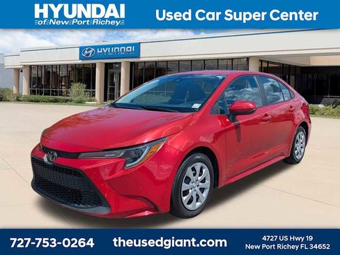 Used 2021 Toyota Corolla LE FWD image 1