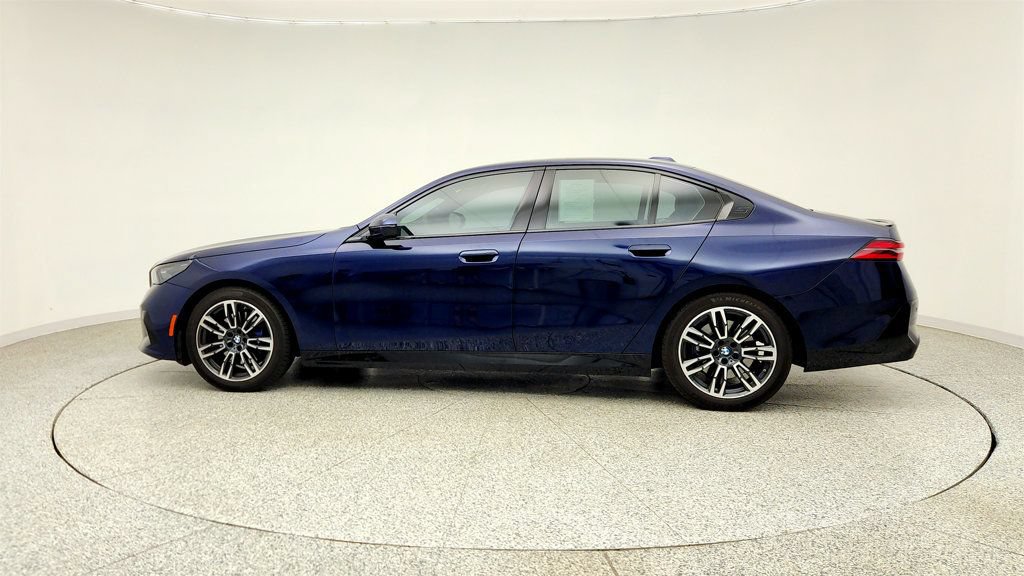 Used 2024 BMW 530i w/ M Sport Package RWD image 8
