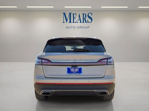 Used 2023 Lincoln Nautilus FWD w/ Premium Package image 4