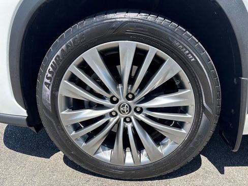Used 2020 Toyota Highlander Platinum AWD/4WD image 52