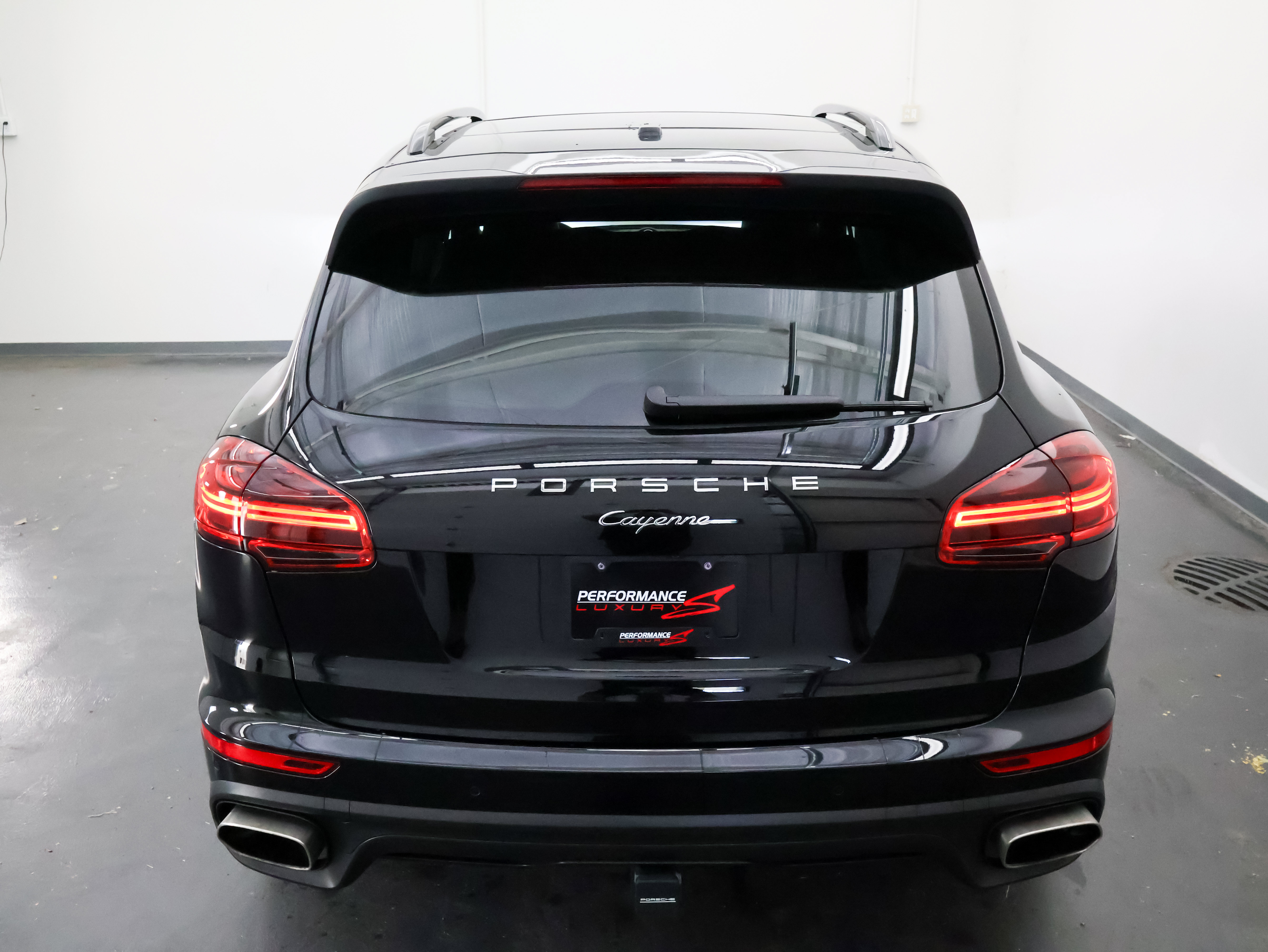 Used 2018 Porsche Cayenne Platinum Edition AWD/4WD image 10