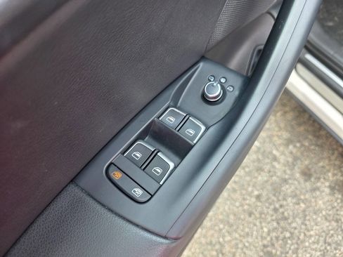 Used 2018 Audi Q3 2.0T Premium w/ Convenience Package image 12