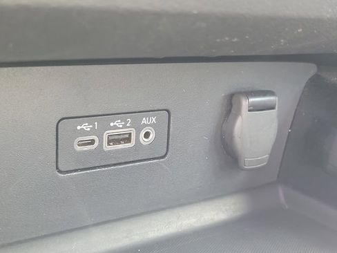 Used 2024 Nissan Altima 2.5 SV FWD image 32