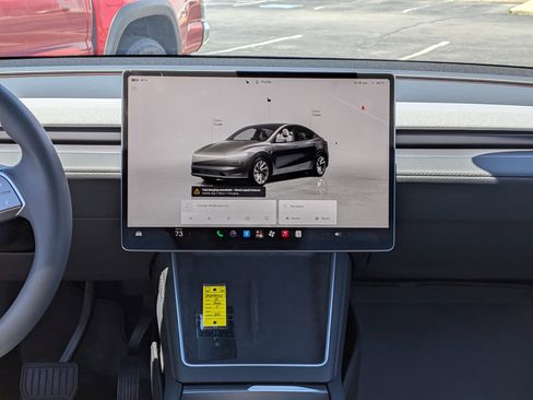 Used 2026 Tesla Model Y 2WD image 3