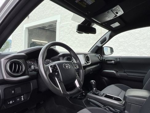 Used 2023 Toyota Tacoma TRD Sport AWD/4WD image 9