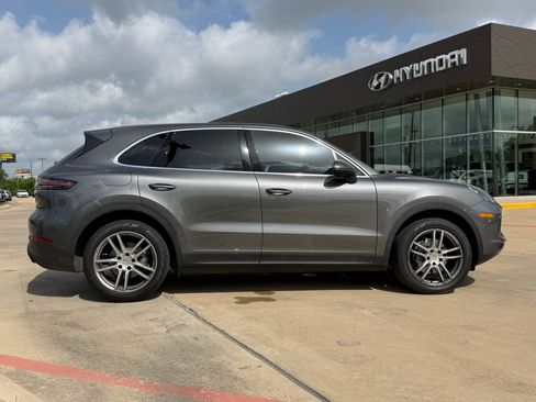 Used 2019 Porsche Cayenne AWD/4WD image 6