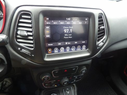 Used 2018 Jeep Compass Trailhawk image 24