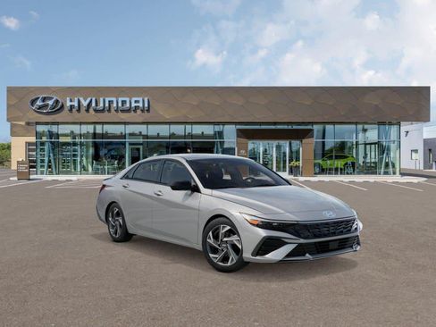 Certified 2026 Hyundai Elantra SEL Sport FWD image 2