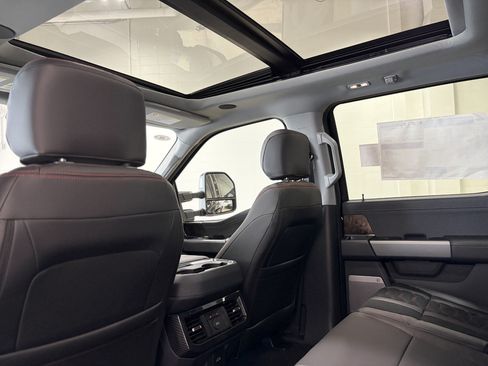 New 2026 Ford F250 Lariat w/ Black Appearance Package AWD/4WD image 32