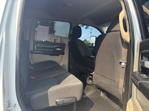 Used 2022 RAM 3500 Big Horn AWD/4WD image 8