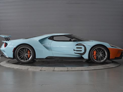 Used 2019 Ford GT RWD image 7