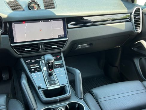 Certified 2020 Porsche Cayenne AWD/4WD image 25