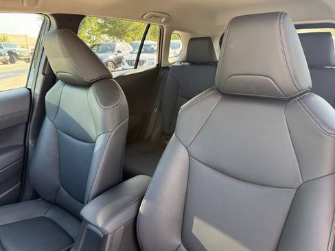 Used 2026 Toyota Corolla Cross XLE FWD image 12