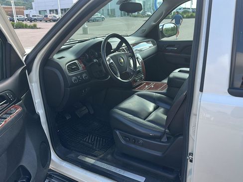 Used 2013 Chevrolet Tahoe LTZ AWD/4WD image 8
