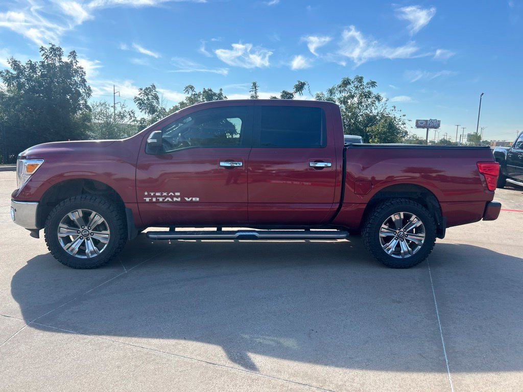 Used 2018 Nissan Titan SV w/ SV Convenience Package AWD/4WD image 2