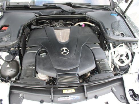 Used 2018 Mercedes-Benz E 400 4MATIC Cabriolet image 41