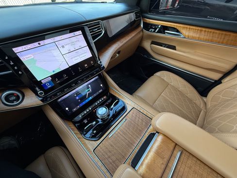 Used 2022 Jeep Grand Wagoneer Series III w/ Rear Seat Video Group 1 image 46