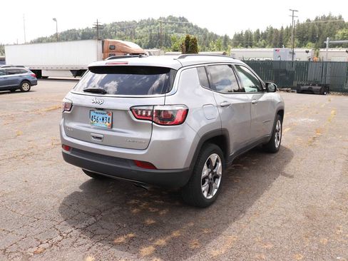 Used 2019 Jeep Compass Limited AWD/4WD image 5