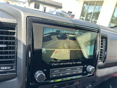 Used 2024 Nissan Frontier PRO-4X w/ Off-Road Protection Package image 18