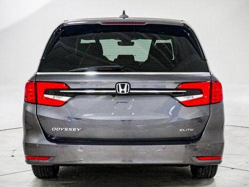 Used 2023 Honda Odyssey Elite image 7