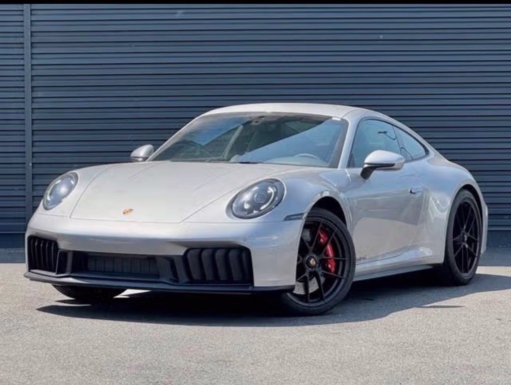 Used 2025 Porsche 911 Carrera 4 GTS AWD/4WD image 2