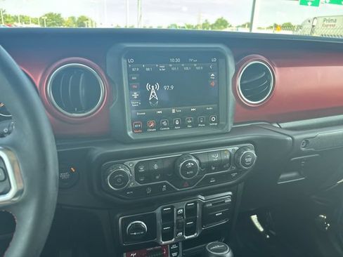 Used 2023 Jeep Gladiator Rubicon w/ LED Lighting Group AWD/4WD image 22