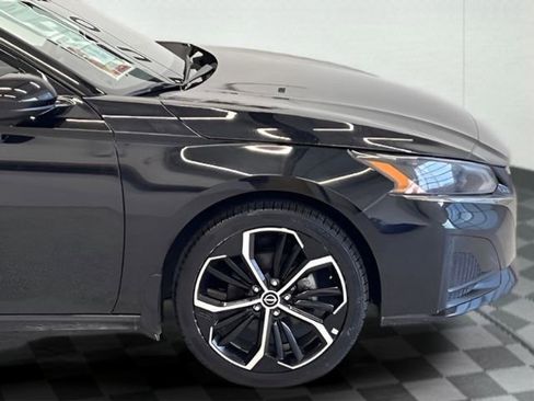 Used 2025 Nissan Altima 2.5 SR FWD image 4