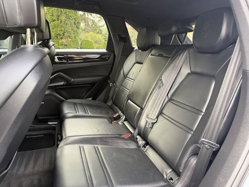 Used 2019 Porsche Cayenne S w/ Premium Package AWD/4WD image 26