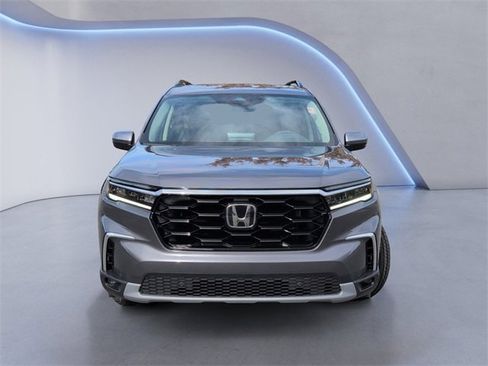 New 2025 Honda Pilot Touring image 12