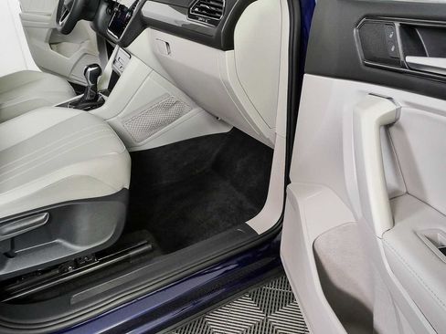 Certified 2023 Volkswagen Tiguan SE w/ Panoramic Sunroof Package FWD image 26