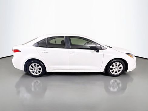 Used 2025 Toyota Corolla LE image 11