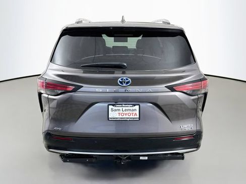 Used 2023 Toyota Sienna Limited AWD/4WD image 6