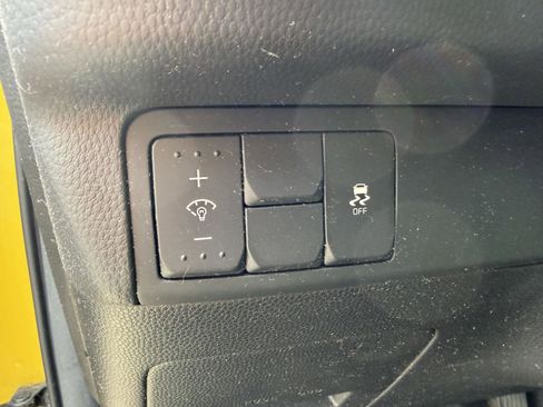 Used 2016 Kia Soul + FWD image 11