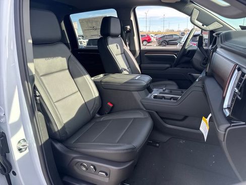 New 2026 GMC Sierra 2500 Denali w/ Denali Reserve Package image 13