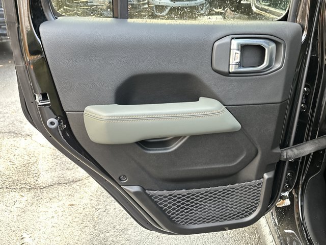 New 2026 Jeep Gladiator Mojave w/ Steel Bumper Group AWD/4WD image 20