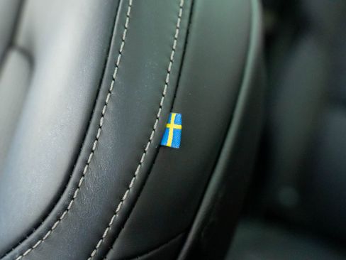 Used 2024 Volvo XC90 B6 Ultimate w/ Protection Package image 30