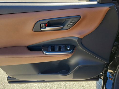 New 2026 Toyota Crown Signia image 15