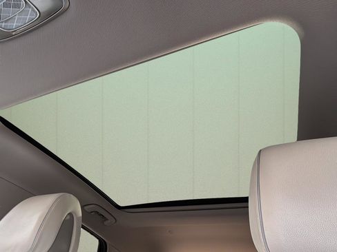 Certified 2023 Genesis GV60 Advanced image 37