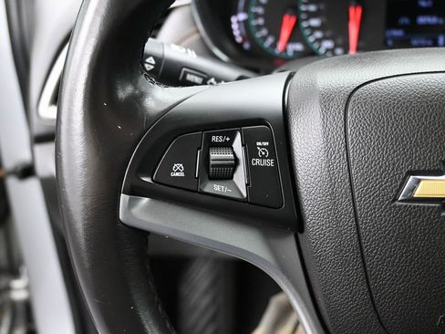 Used 2019 Chevrolet Trax LT w/ LT Convenience Package image 18