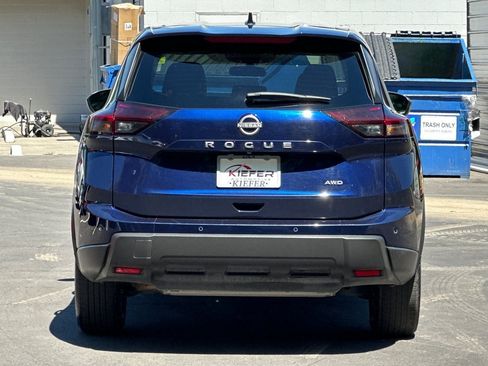 Used 2025 Nissan Rogue SV AWD/4WD image 5