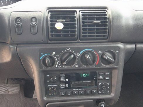 Used 1999 Plymouth Neon Highline FWD image 19