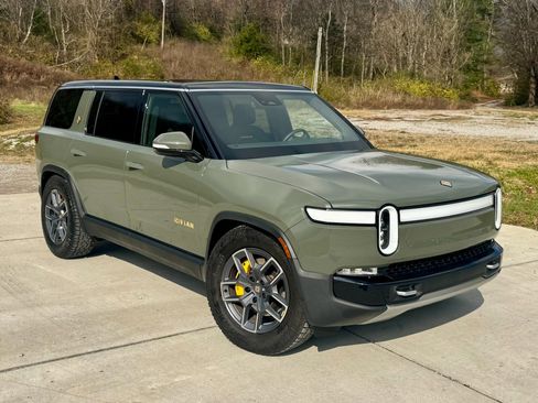 Used 2024 Rivian R1S Launch Edition image 1