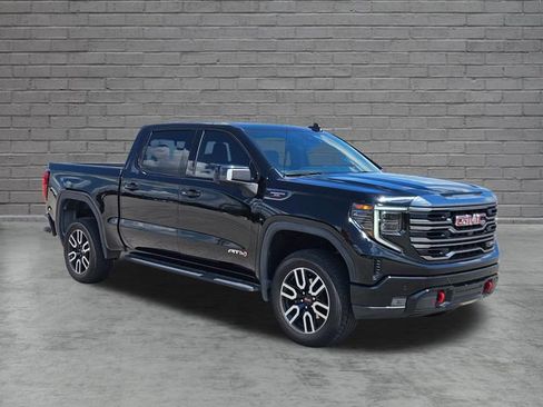 Used 2024 GMC Sierra 1500 AT4 w/ Technology Package AWD/4WD image 7
