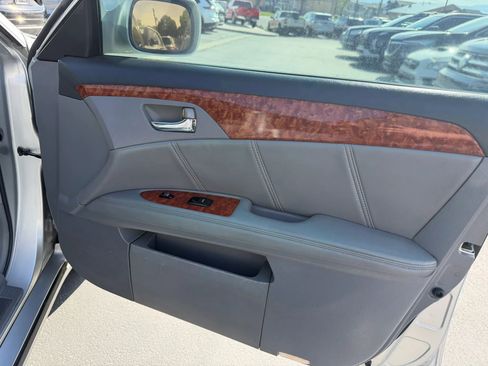 Used 2005 Toyota Avalon Limited FWD image 28