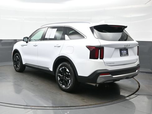 Used 2024 Kia Sorento S w/ Panoramic Sunroof Package AWD/4WD image 4